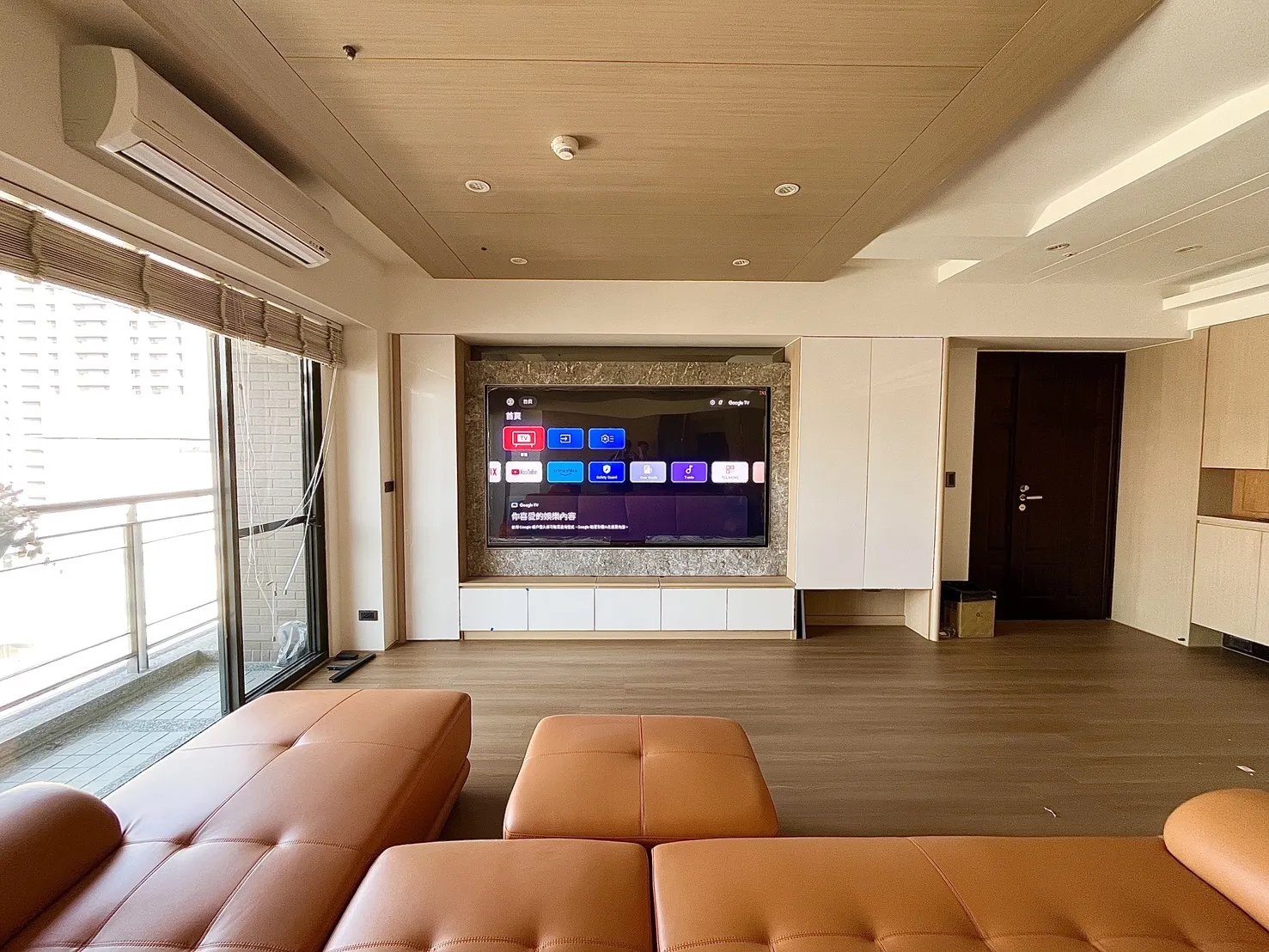 98吋伸縮電視壁掛