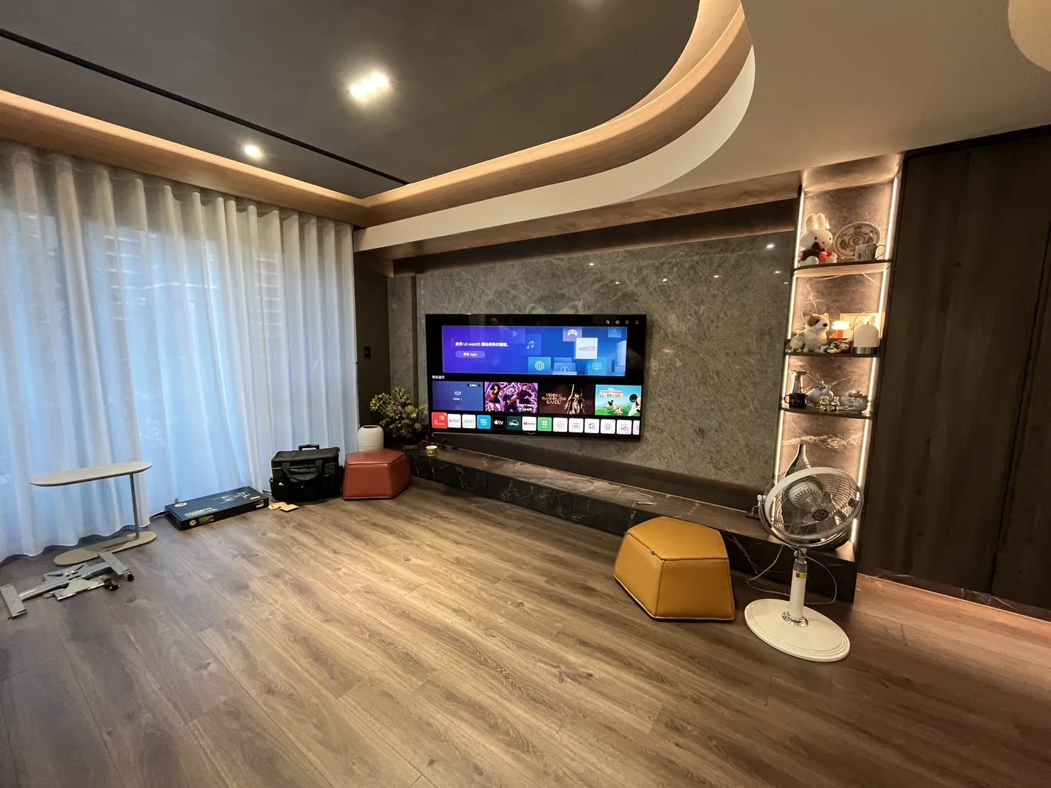 75吋伸縮電視壁掛