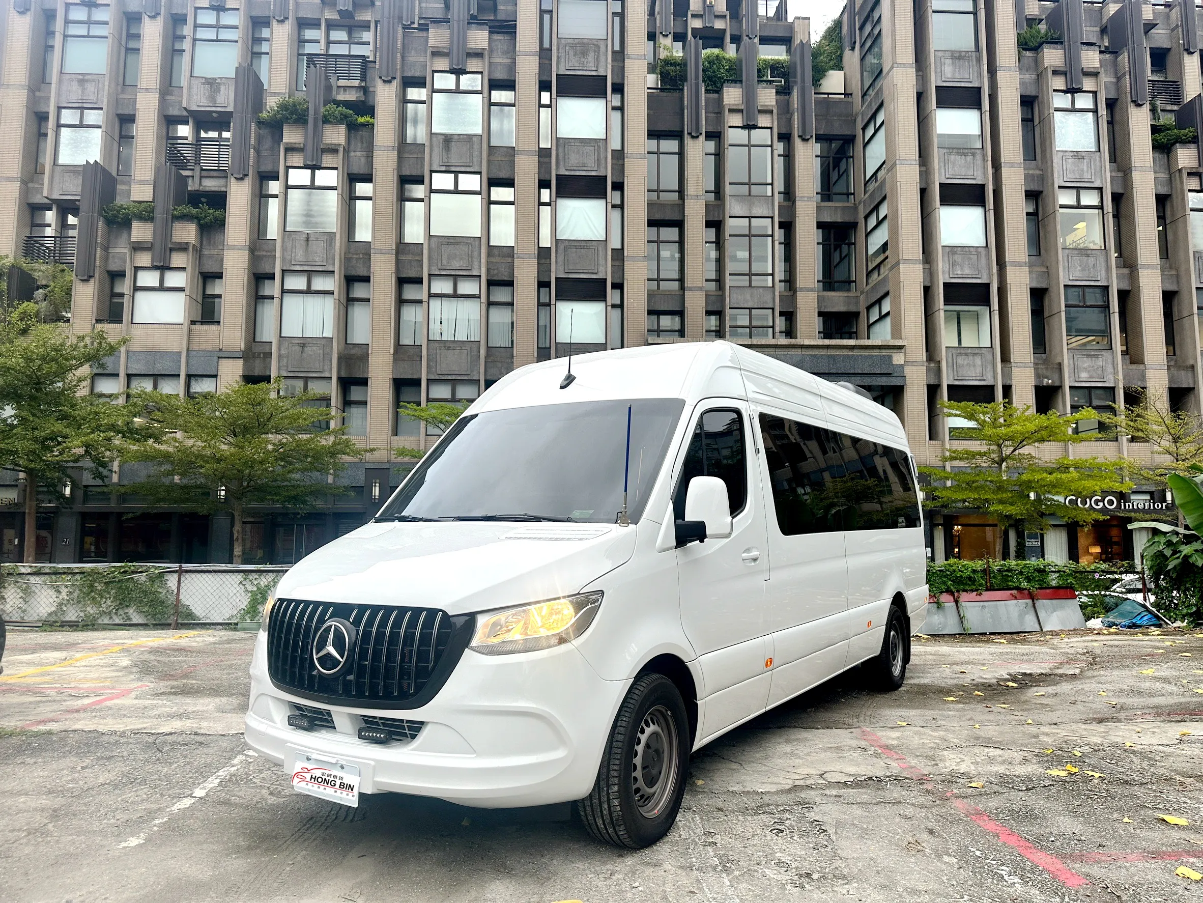 最新款賓士BENZ-Sprinter奢華保姆車