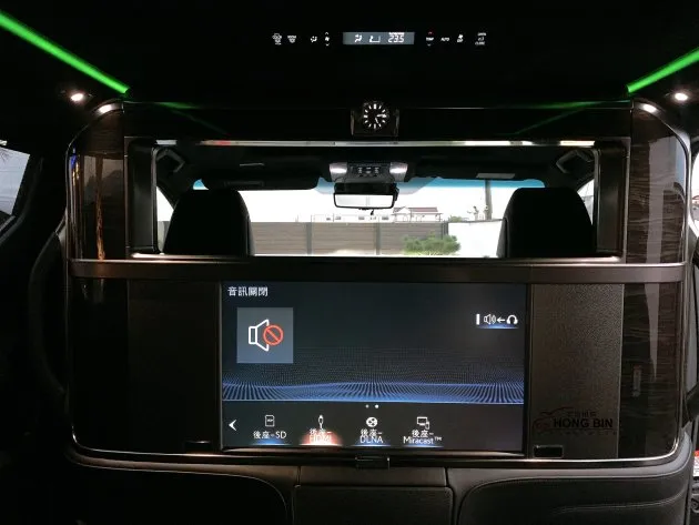 尊爵Lexus LM300h 四人座保母車/商務車
