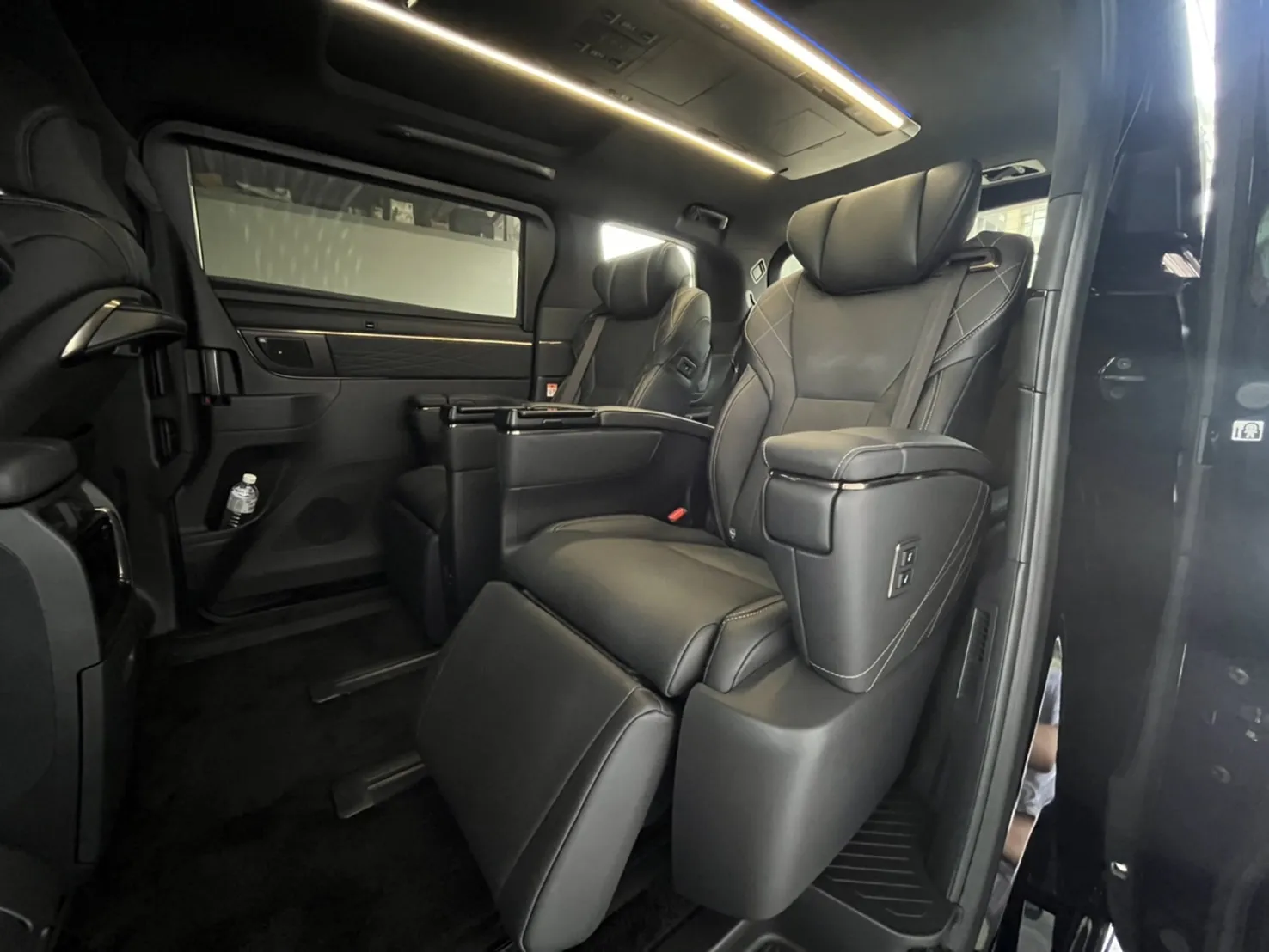 最新款4.0 Toyota Alphard 豪華保母車