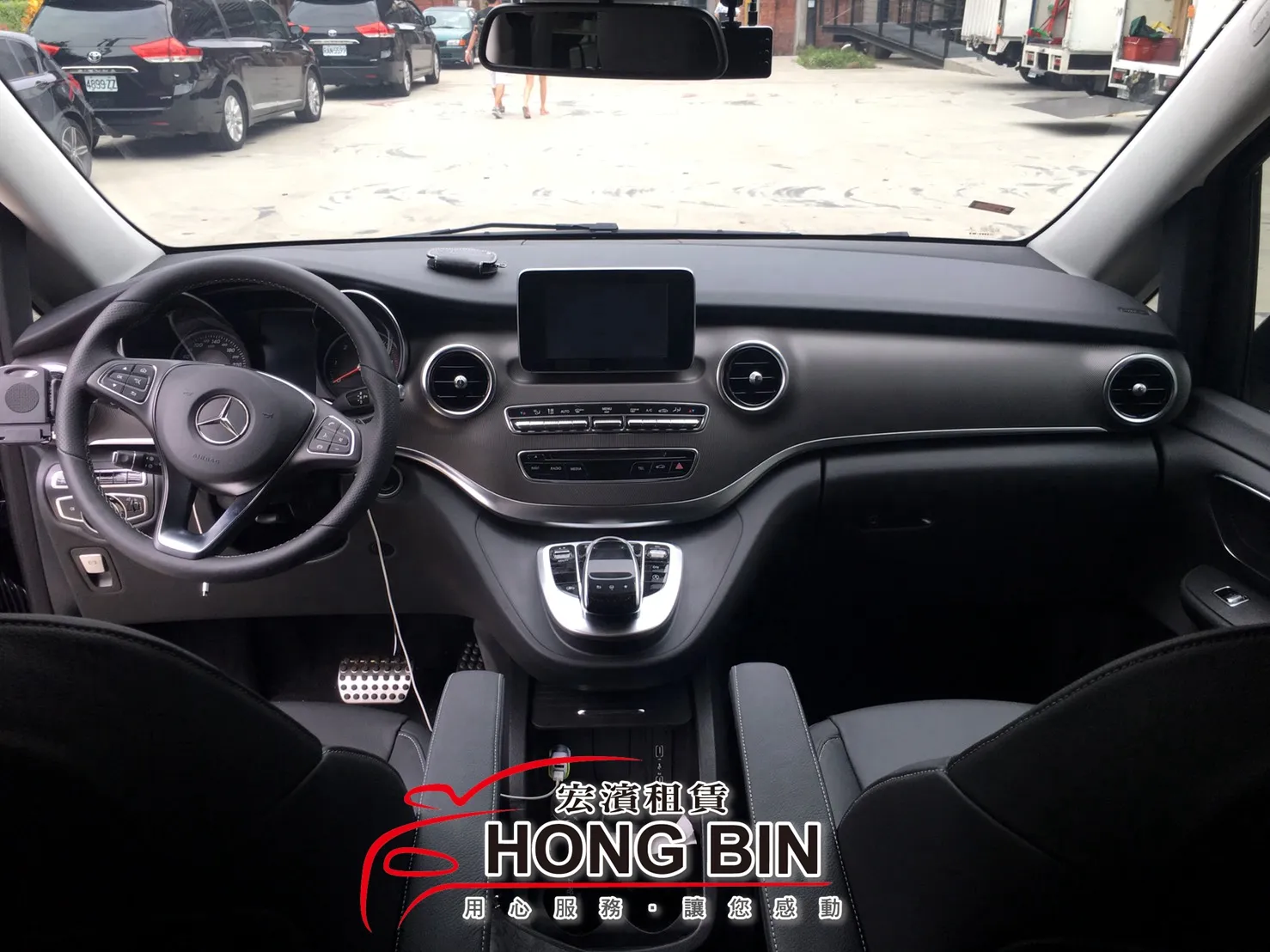 最新改款賓士V250 八人座