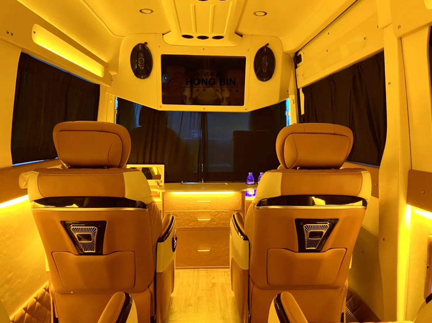 尊爵大T6 明星保母車