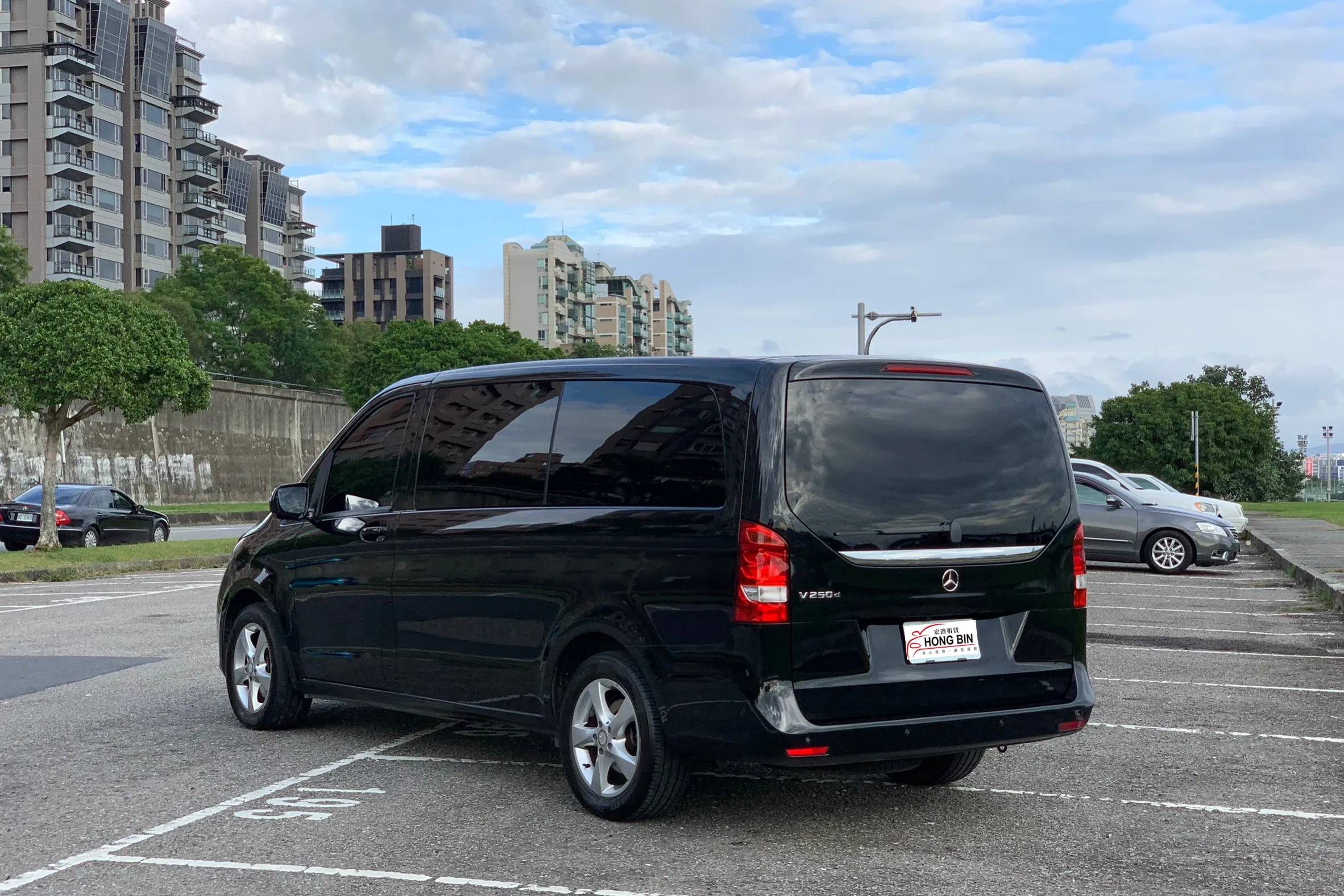 賓士V250d/Vito 八人座商務車/ 箱型車