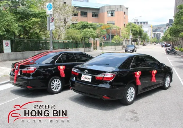 LEXUS ES 豪華轎車 一台+ TOYOTA CAMRY 高級轎車 一台