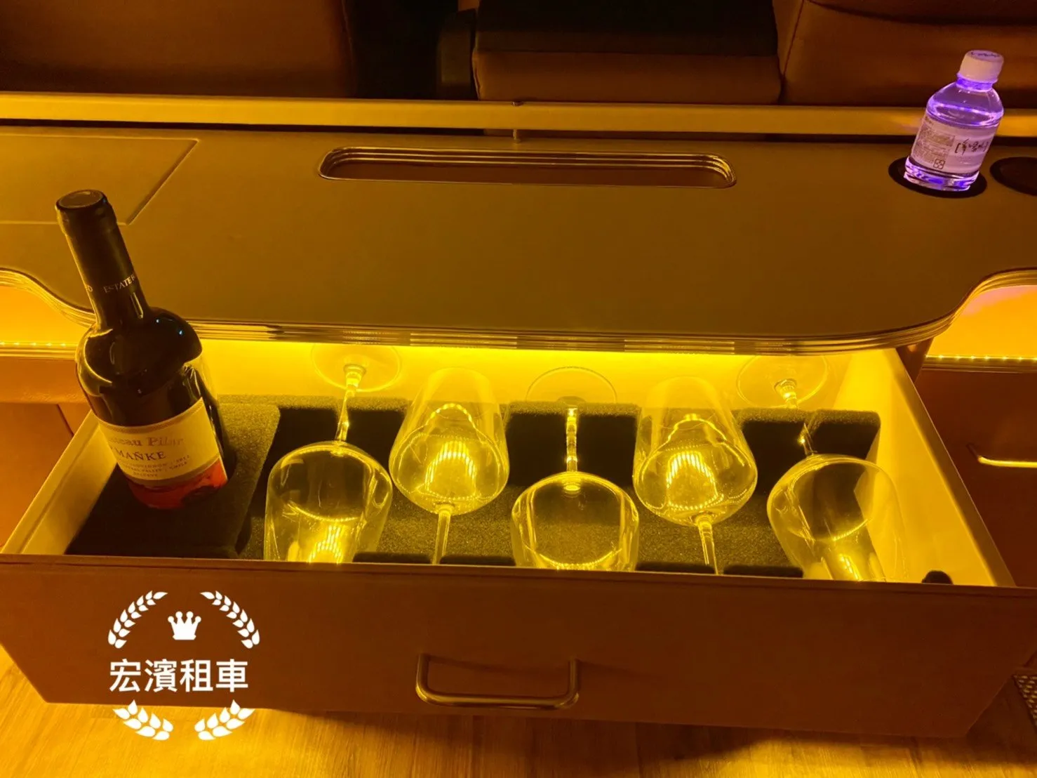 新款福斯尊爵大T6明星保母車