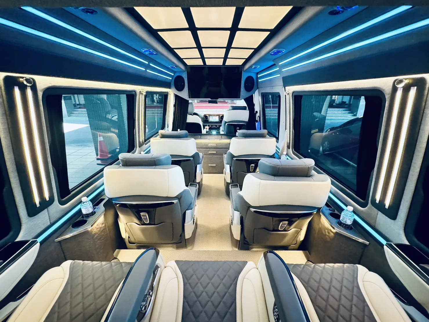 台灣最頂的保母車你搭過嗎?新款賓士BENZ-Sprinter奢華保姆車