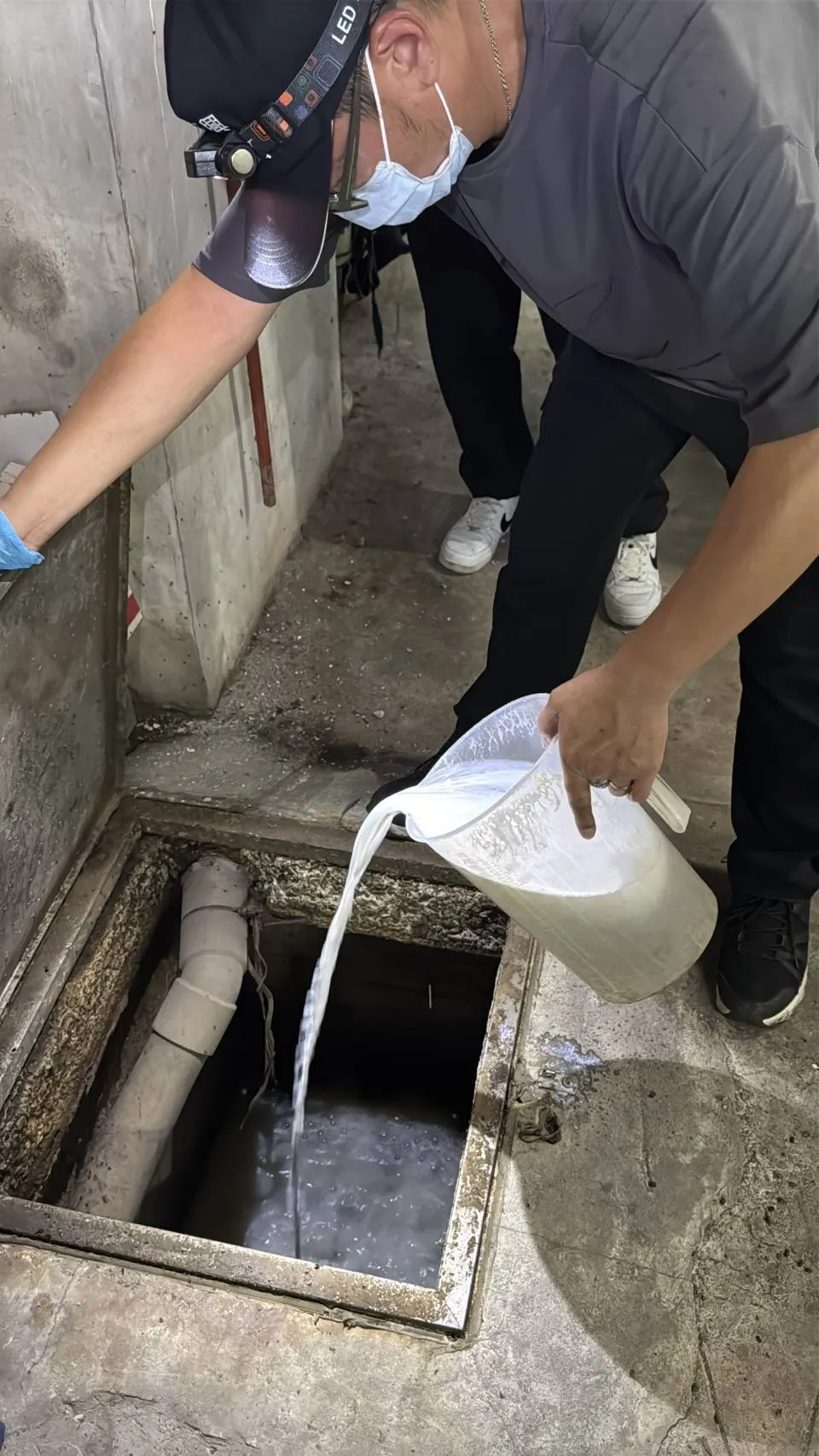 汙水槽投藥除蟲