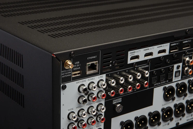 AVM 70 8K 環繞前級處理器