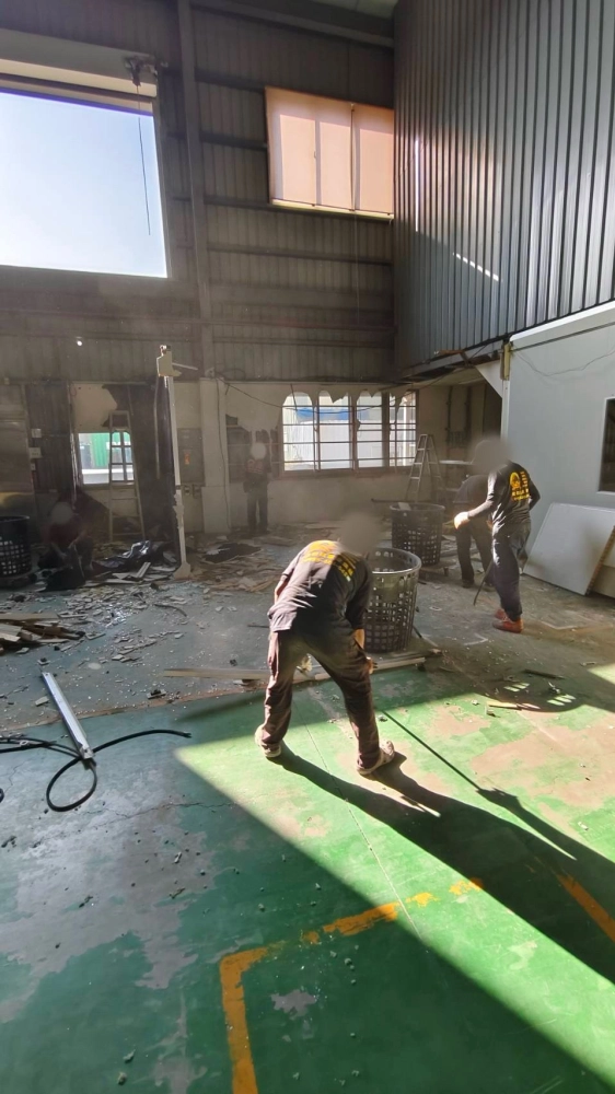 台南安平區 工廠隔間拆除清運-2