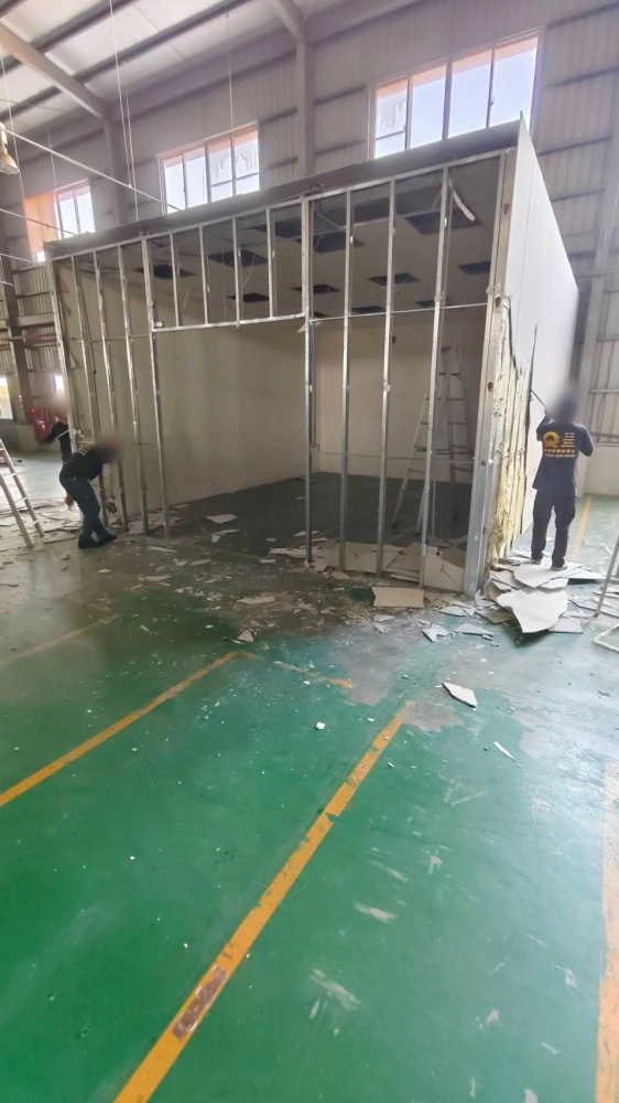 台南安平區 工廠隔間拆除清運-1