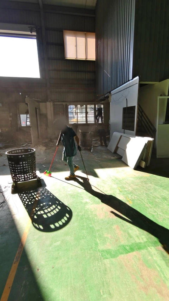 台南安平區 工廠隔間拆除清運-2