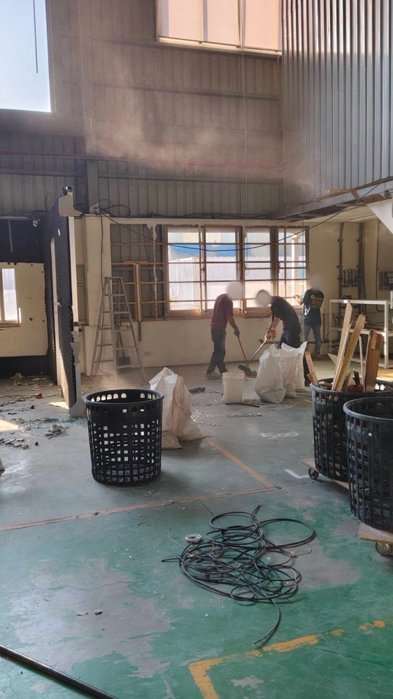 台南安平區 工廠隔間拆除清運-2
