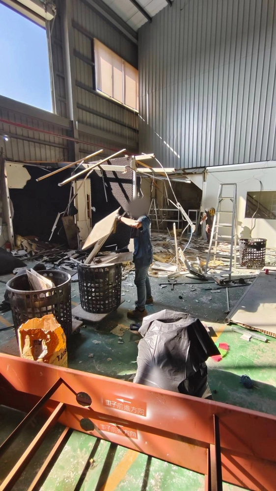 台南安平區 工廠隔間拆除清運-2