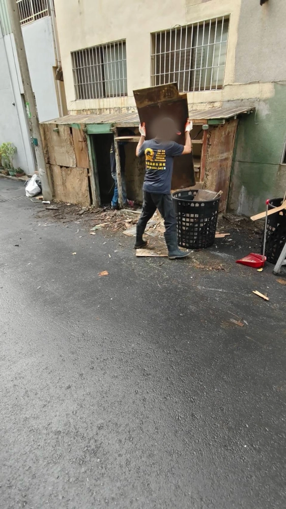 台南 南區國民路 廢棄倉儲拆除清運