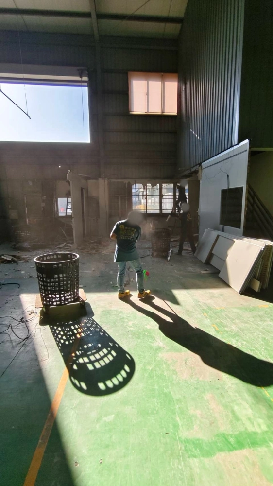 台南安平區 工廠隔間拆除清運-2