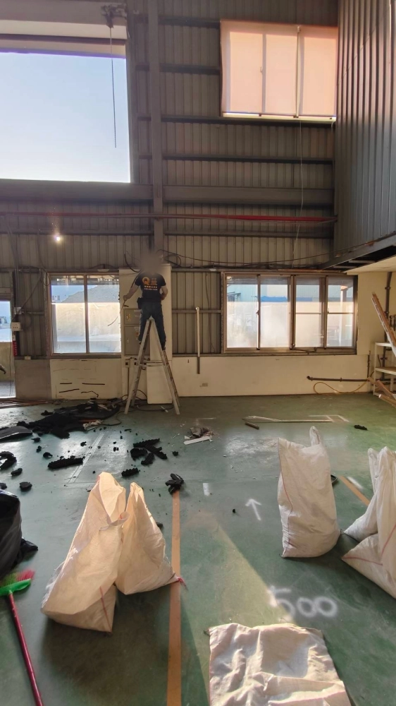 台南安平區 工廠隔間拆除清運-2