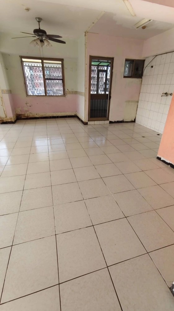 台南清運工程/南部拆除清運/東區崇德二十街廢棄物淨空隔間裝潢