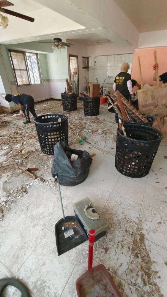 台南清運工程/南部拆除清運/東區崇德二十街廢棄物淨空隔間裝潢