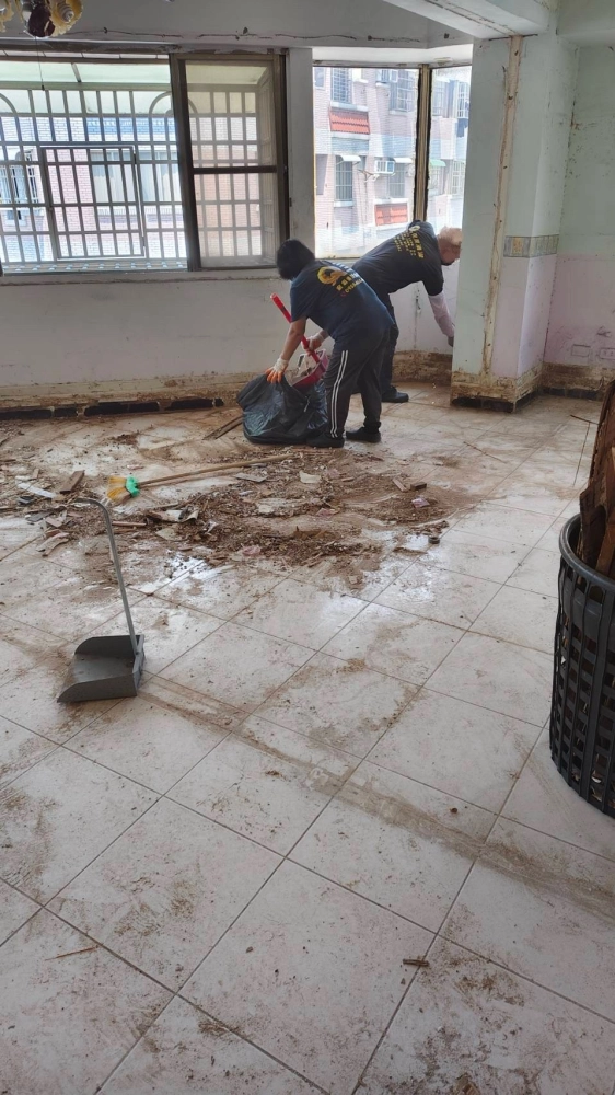 台南清運工程/南部拆除清運/東區崇德二十街廢棄物淨空隔間裝潢
