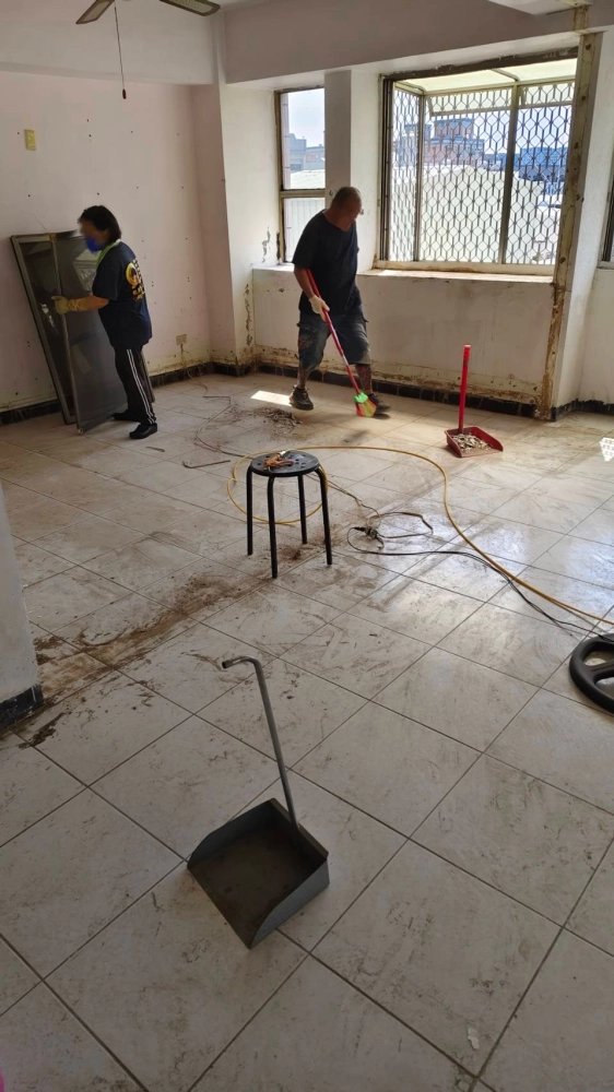 台南清運工程/南部拆除清運/東區崇德二十街廢棄物淨空隔間裝潢