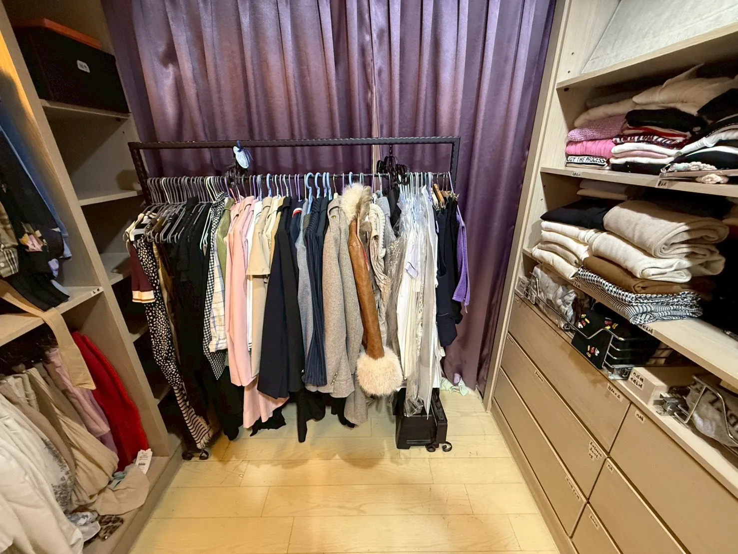 爆滿衣櫥整理｜原來我有這麼多衣服