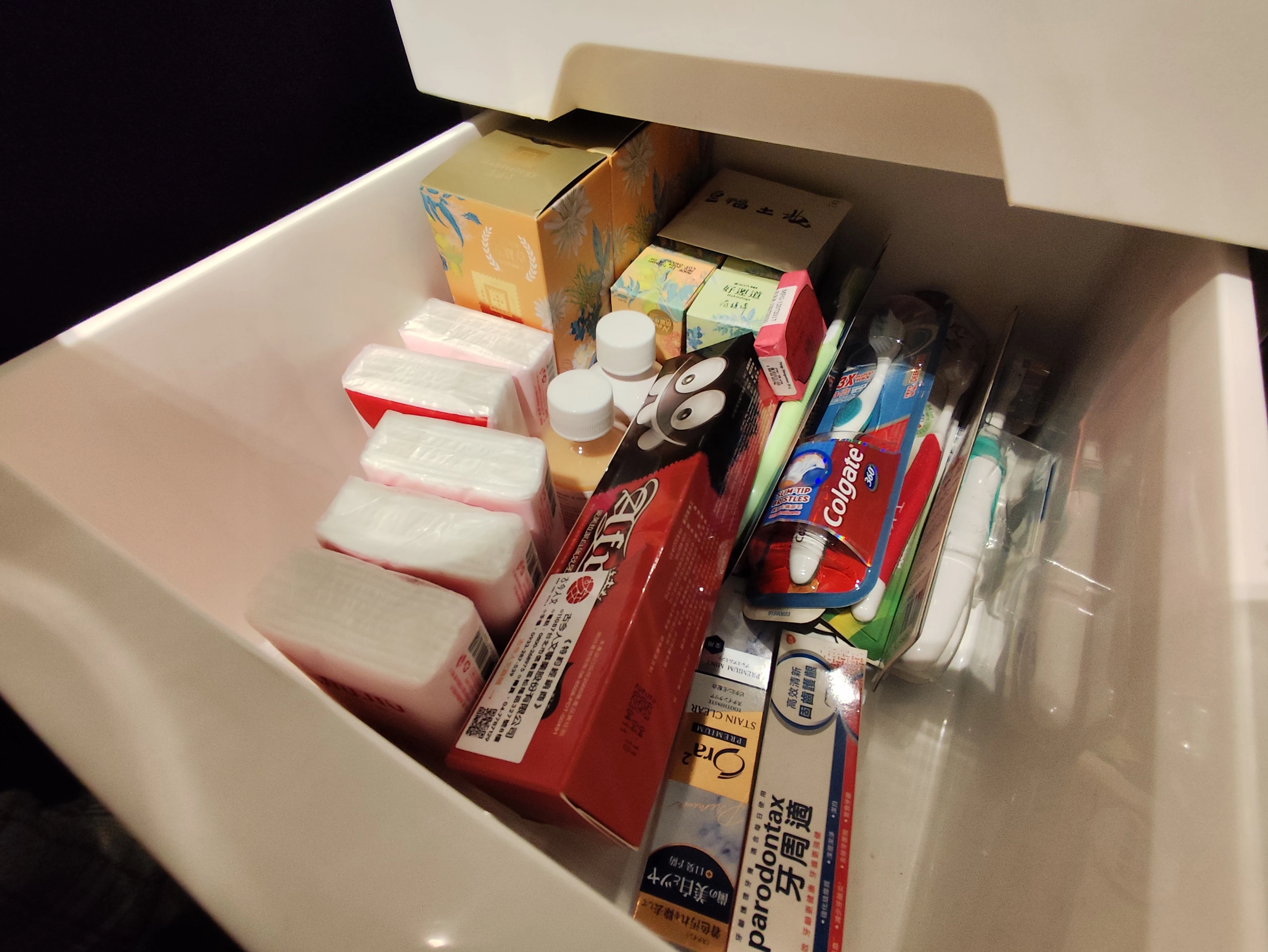 西屯居家整理後，盥洗備品集中收納於抽屜