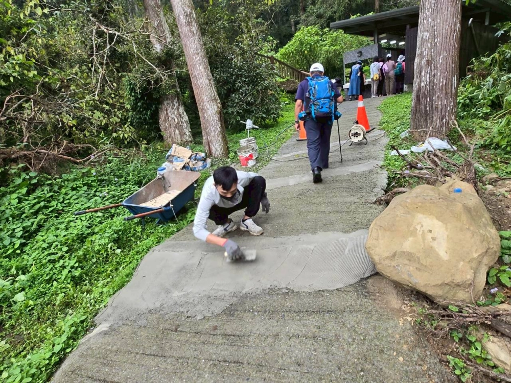 溪頭森林遊樂區補修工程作業