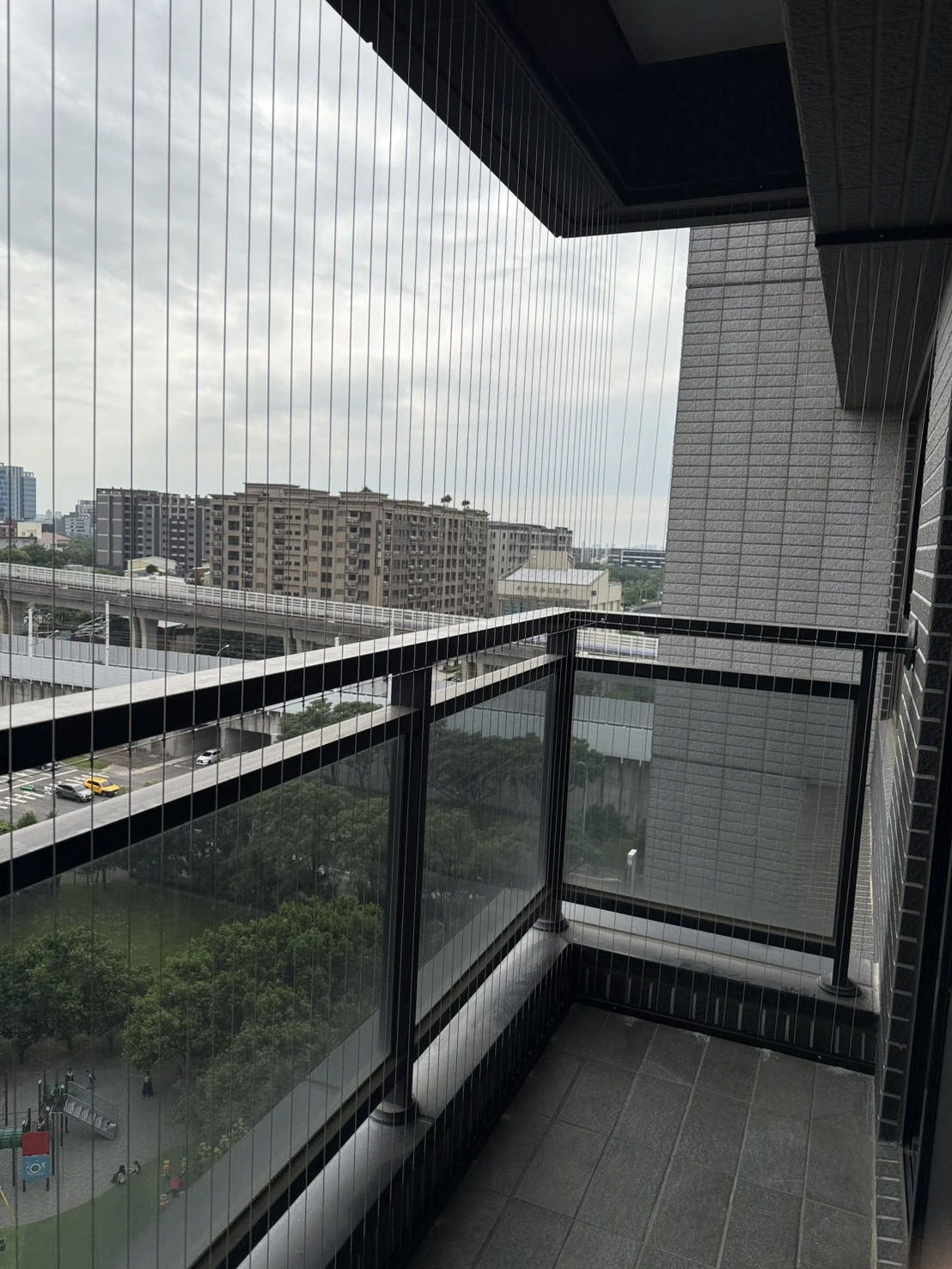 青埔高樓防護網