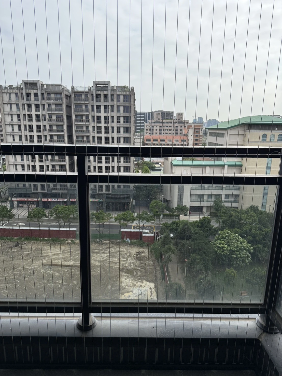 青埔高樓防護網