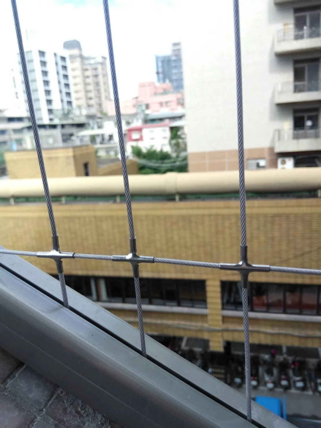 台北新莊醫院 逃生梯防墜工程