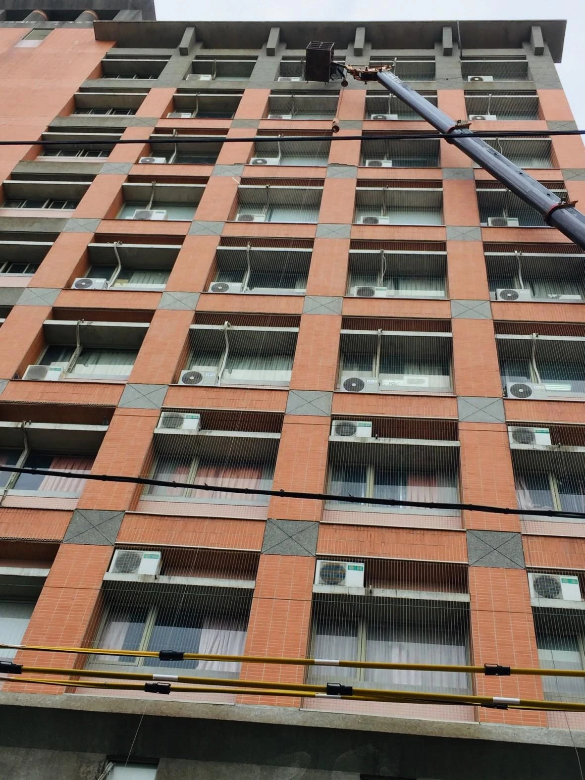 雲林虎尾科技大學 隱形鐵窗防鴿子工程