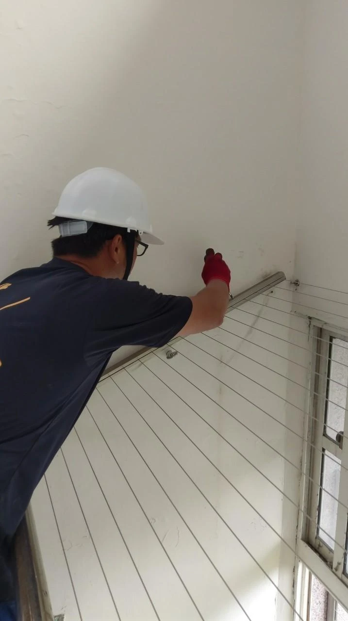 台北新興國中 兒童樓梯防墜隱形鐵窗工程