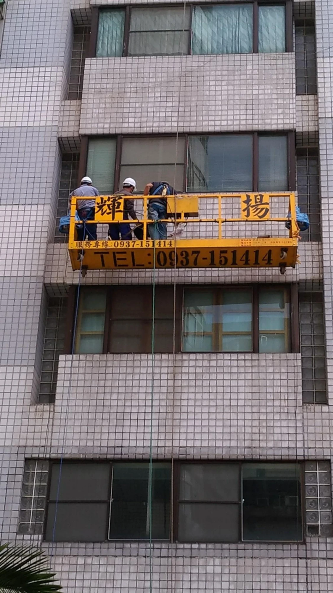 台中翡翠皇宮社區 隱形鐵窗防鴿子工程