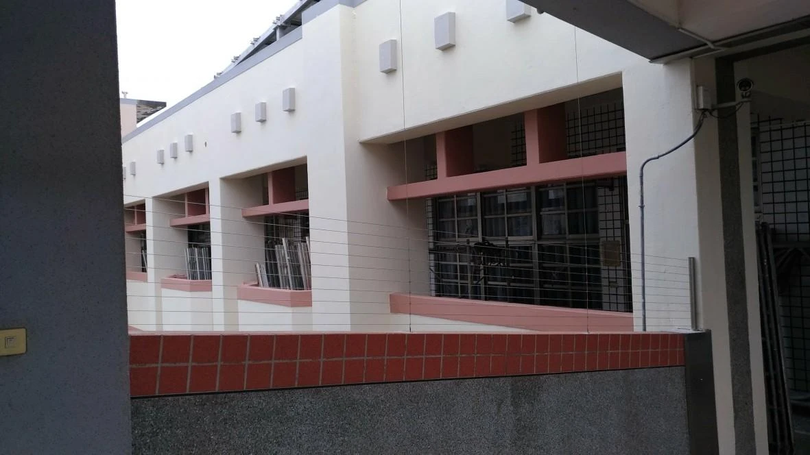 台中國光國小 兒童防墜隱形鐵窗工程