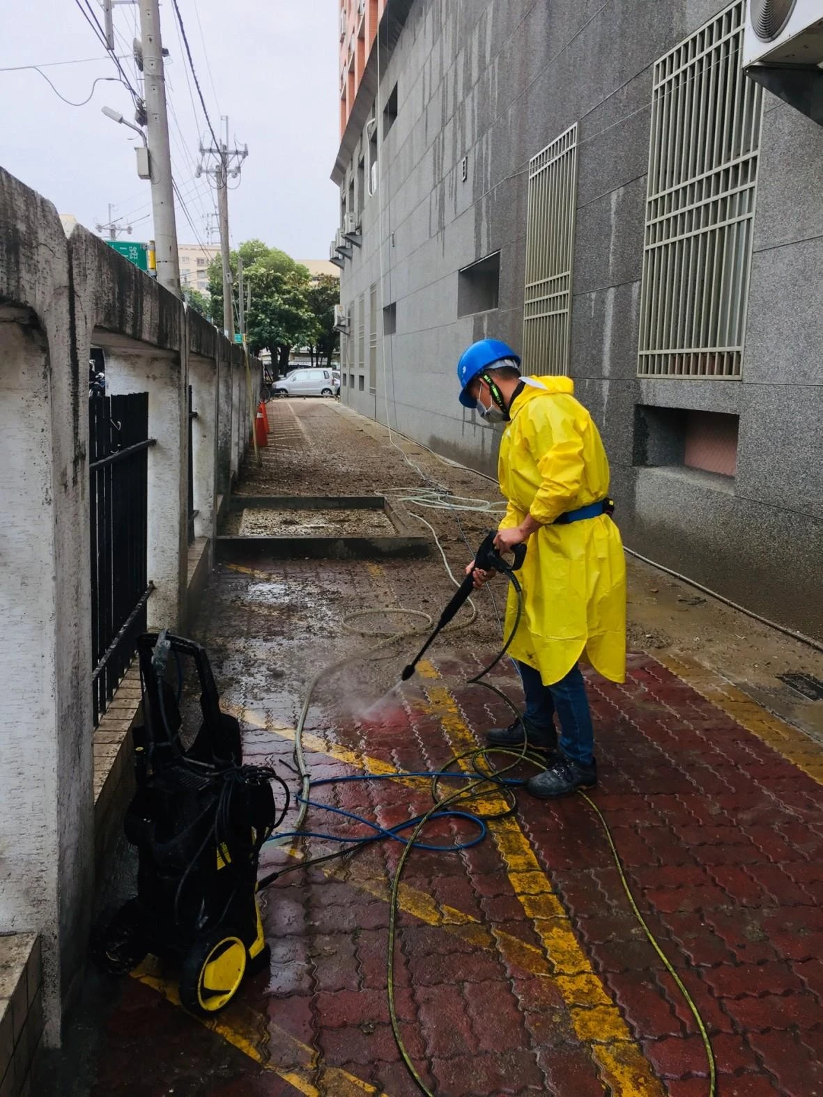 雲林虎尾科技大學 隱形鐵窗防鴿子工程