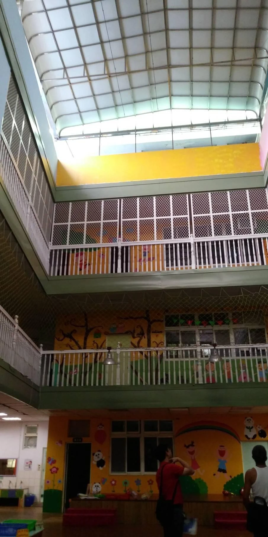 新竹縣 竹北哈伯路塔幼稚園 兒童陽台放墜工程