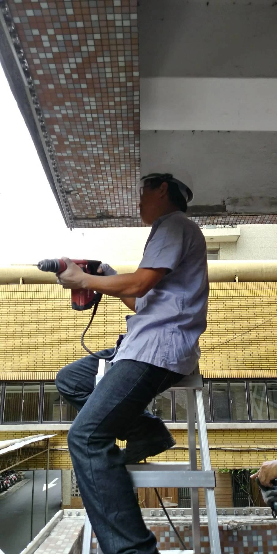 台北新莊醫院 逃生梯防墜工程