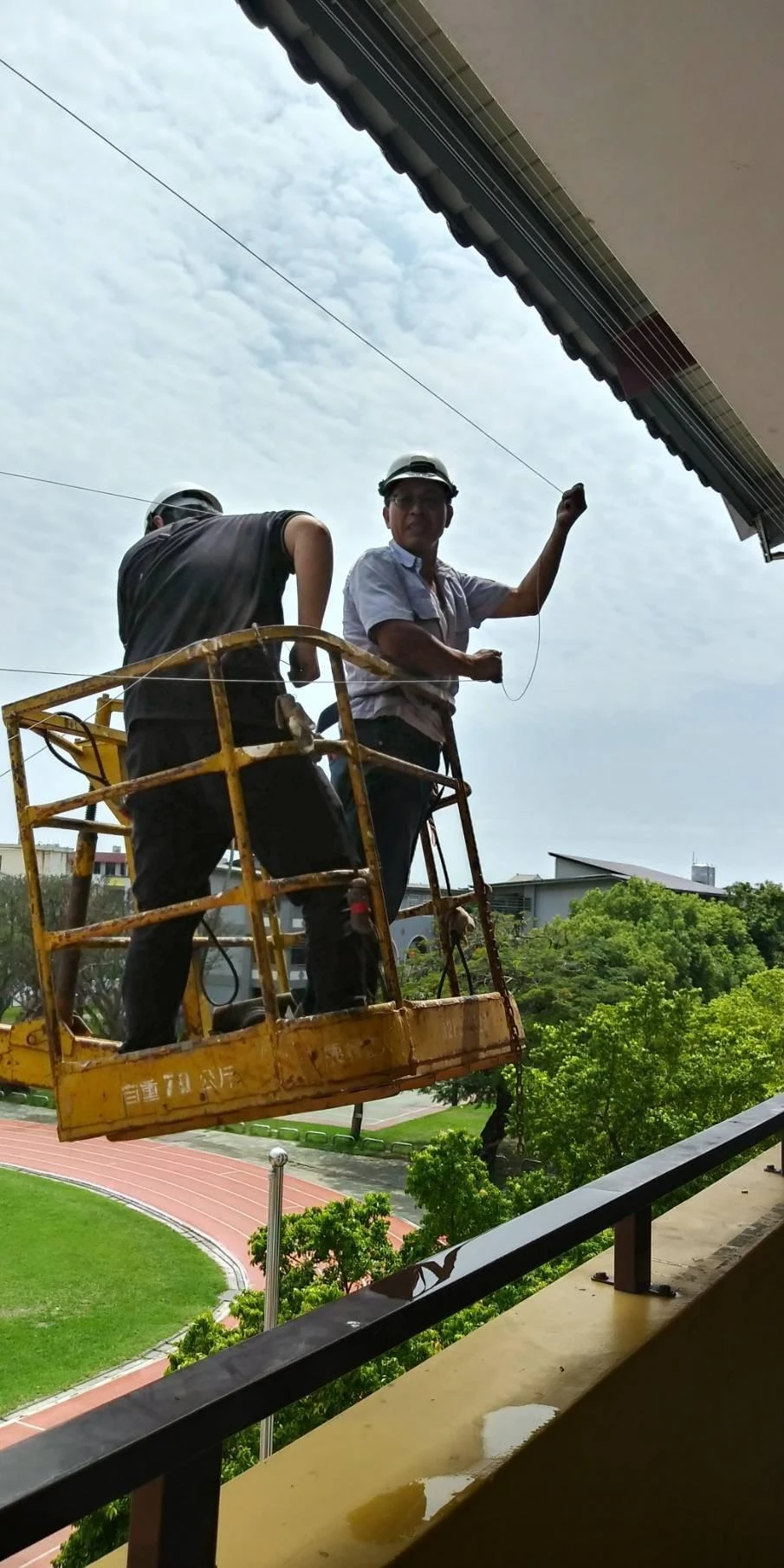 雲林莿桐國小 隱形鐵窗防鴿子施作工程