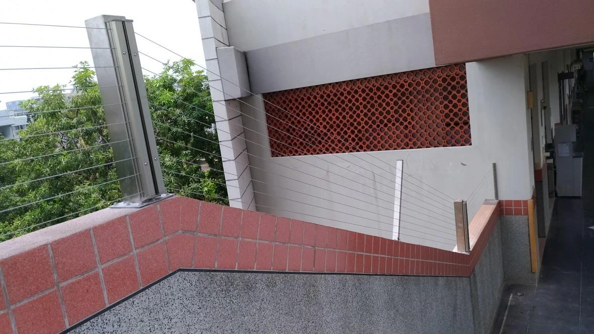 台中國光國小 兒童防墜隱形鐵窗工程