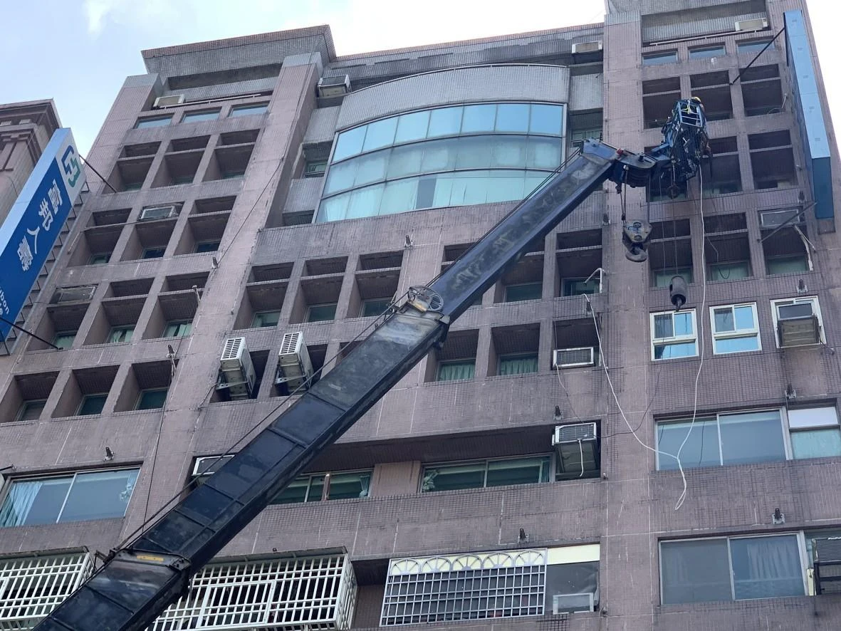 台北富邦人壽辦公室 窗戶窗台隱形鐵窗防鴿工程