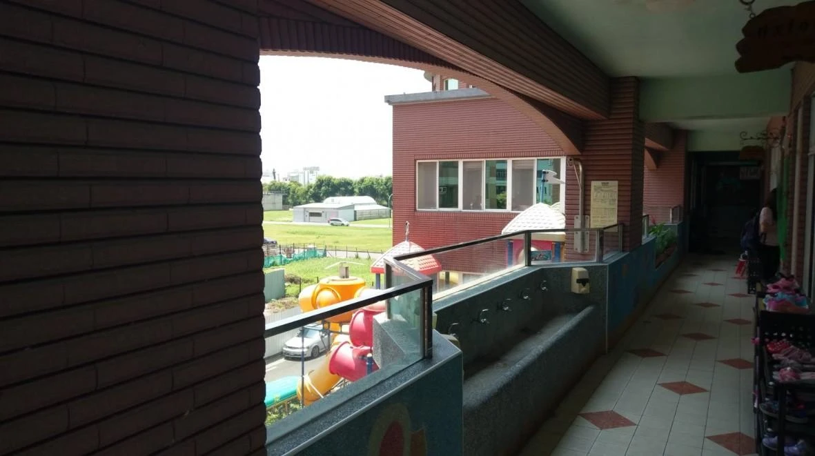台南優仕堡幼稚園 陽台隱形鐵窗防墜工程