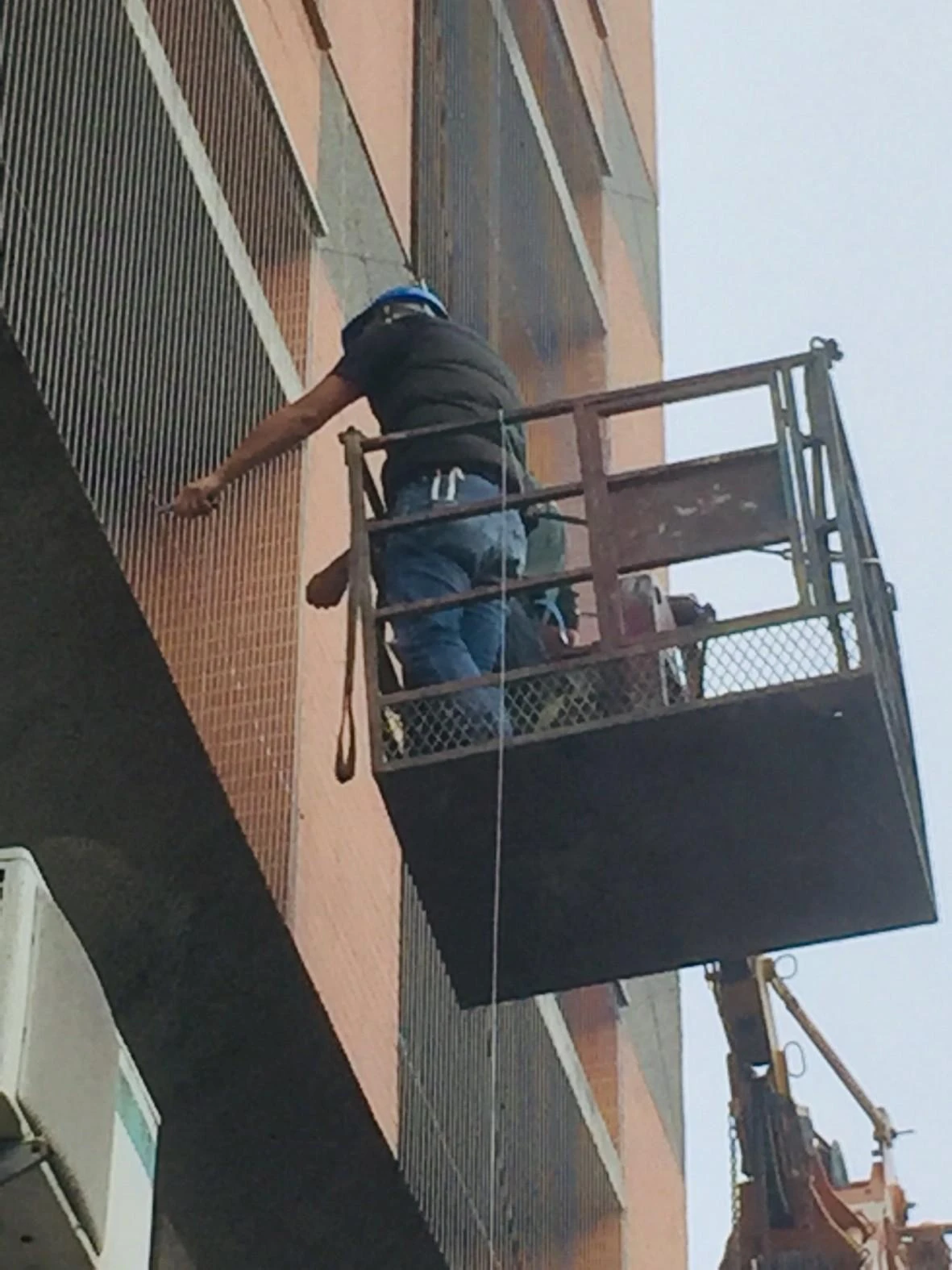 雲林虎尾科技大學 隱形鐵窗防鴿子工程
