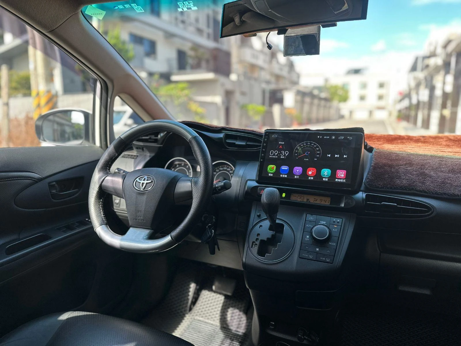2012TOYOTA