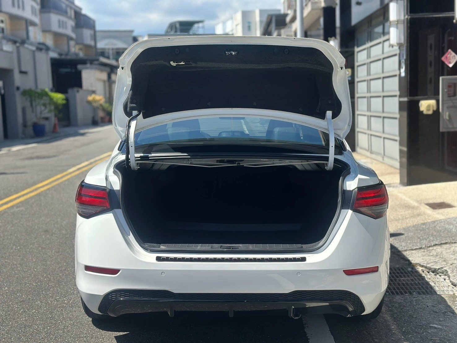 2022NISSAN