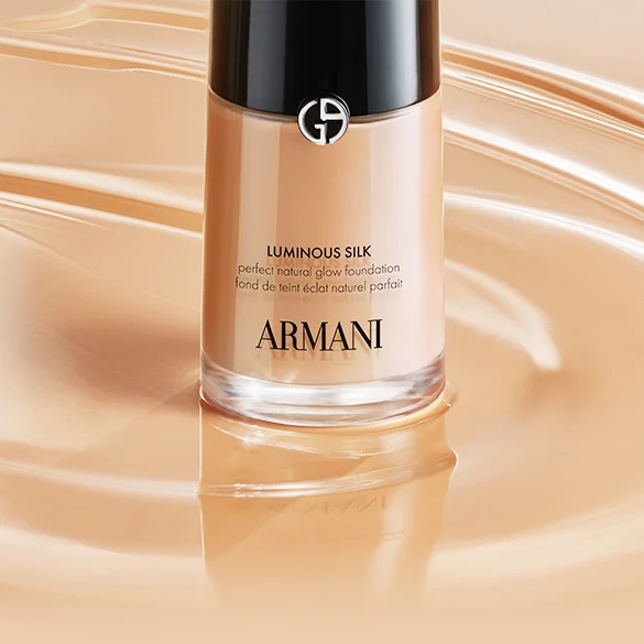 Armani Beauty 訂製奢潤絲光粉底 