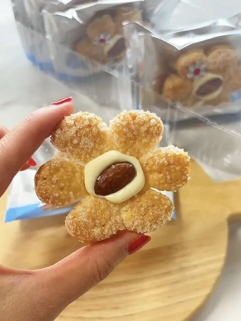 日本 薫るバタSabrina 花朵千層酥