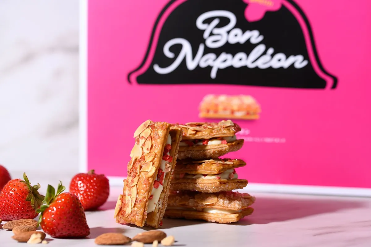 日本 ALMOND 拿破崙派夾心餅 季節限定