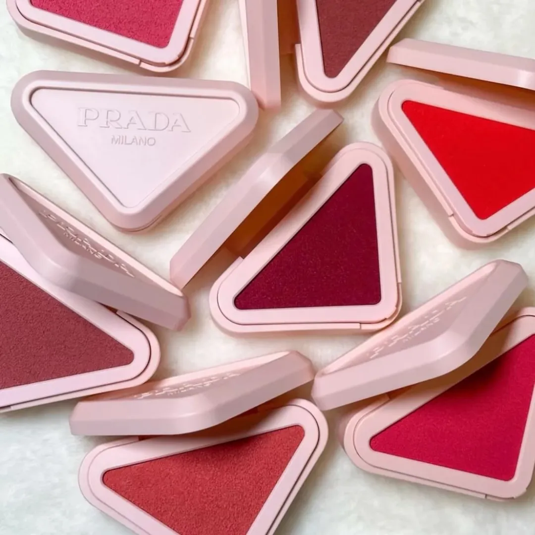 八折 Prada 柔霧腮紅