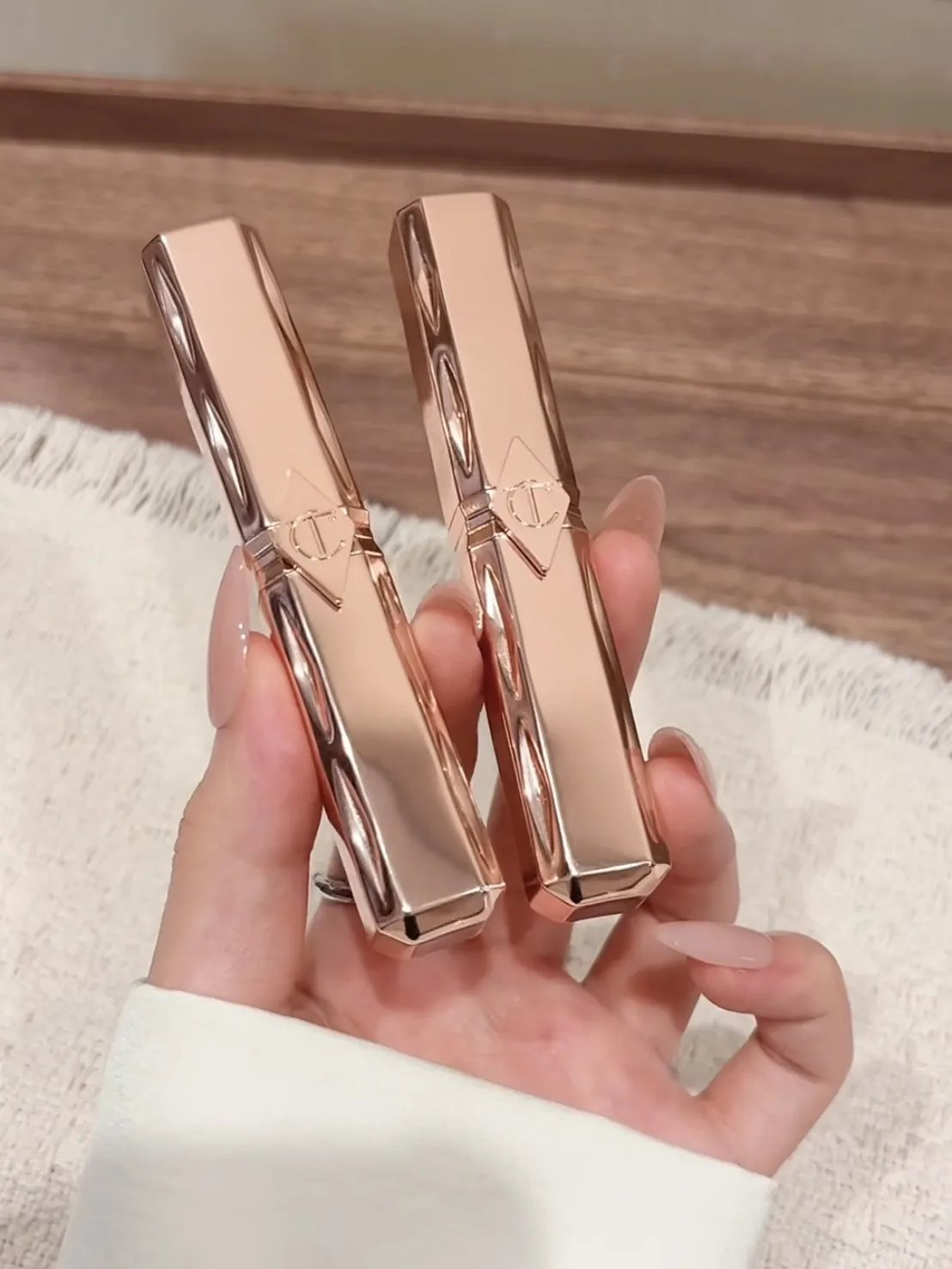 八折 Charlotte Tilbury 潤色唇膏